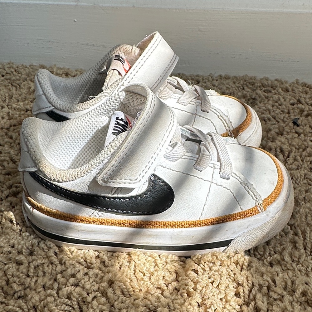 Nike Kids Court Legacy sneakers 5c